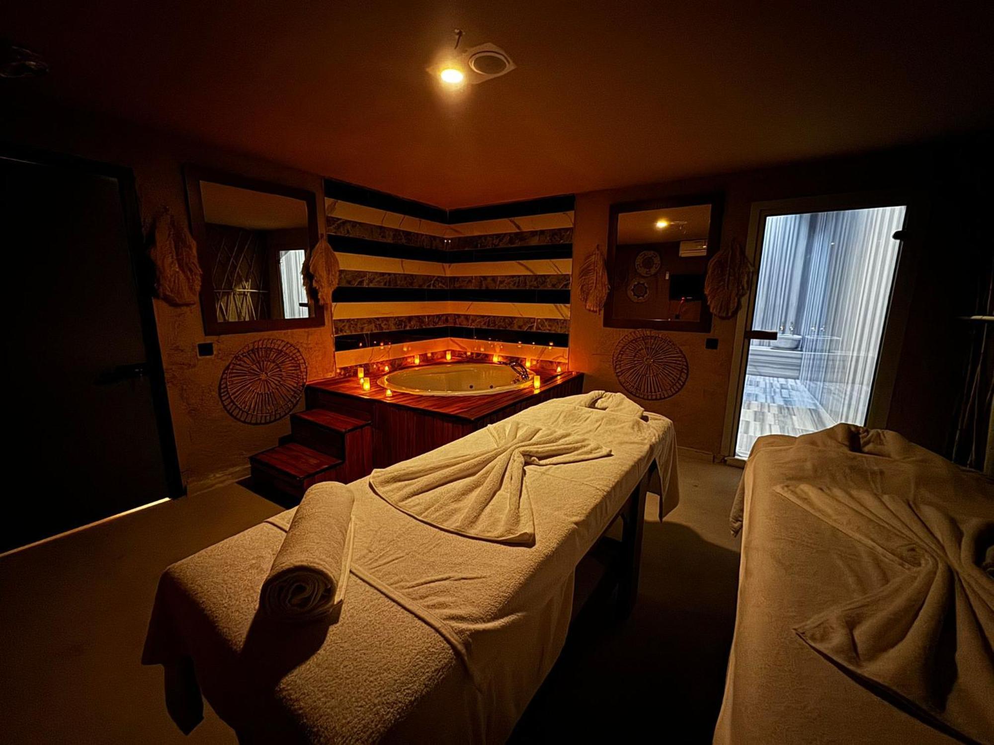 Wolf Of The City Hotel & Spa อันตัลยา ภายนอก รูปภาพ