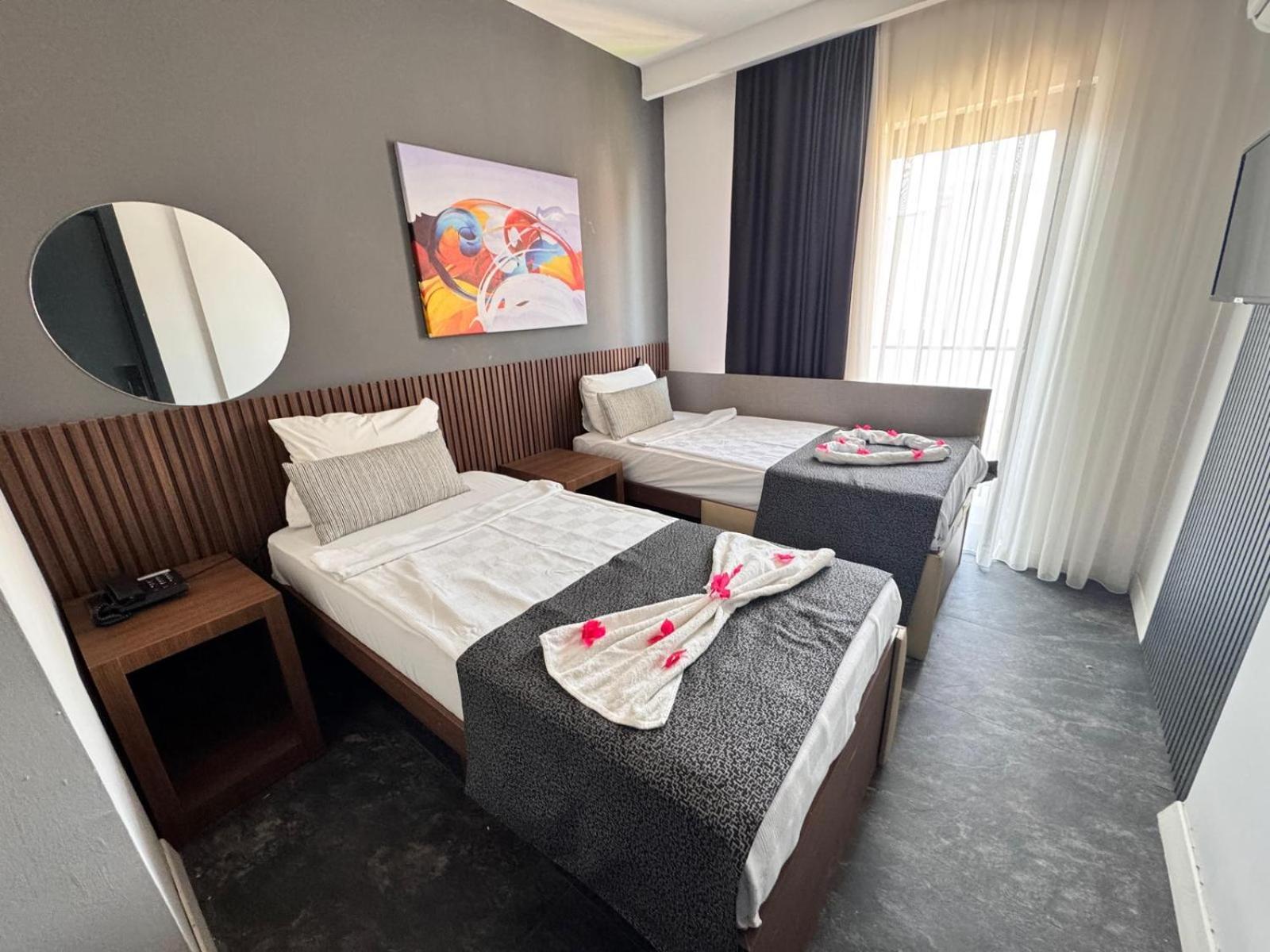 Wolf Of The City Hotel & Spa อันตัลยา ภายนอก รูปภาพ