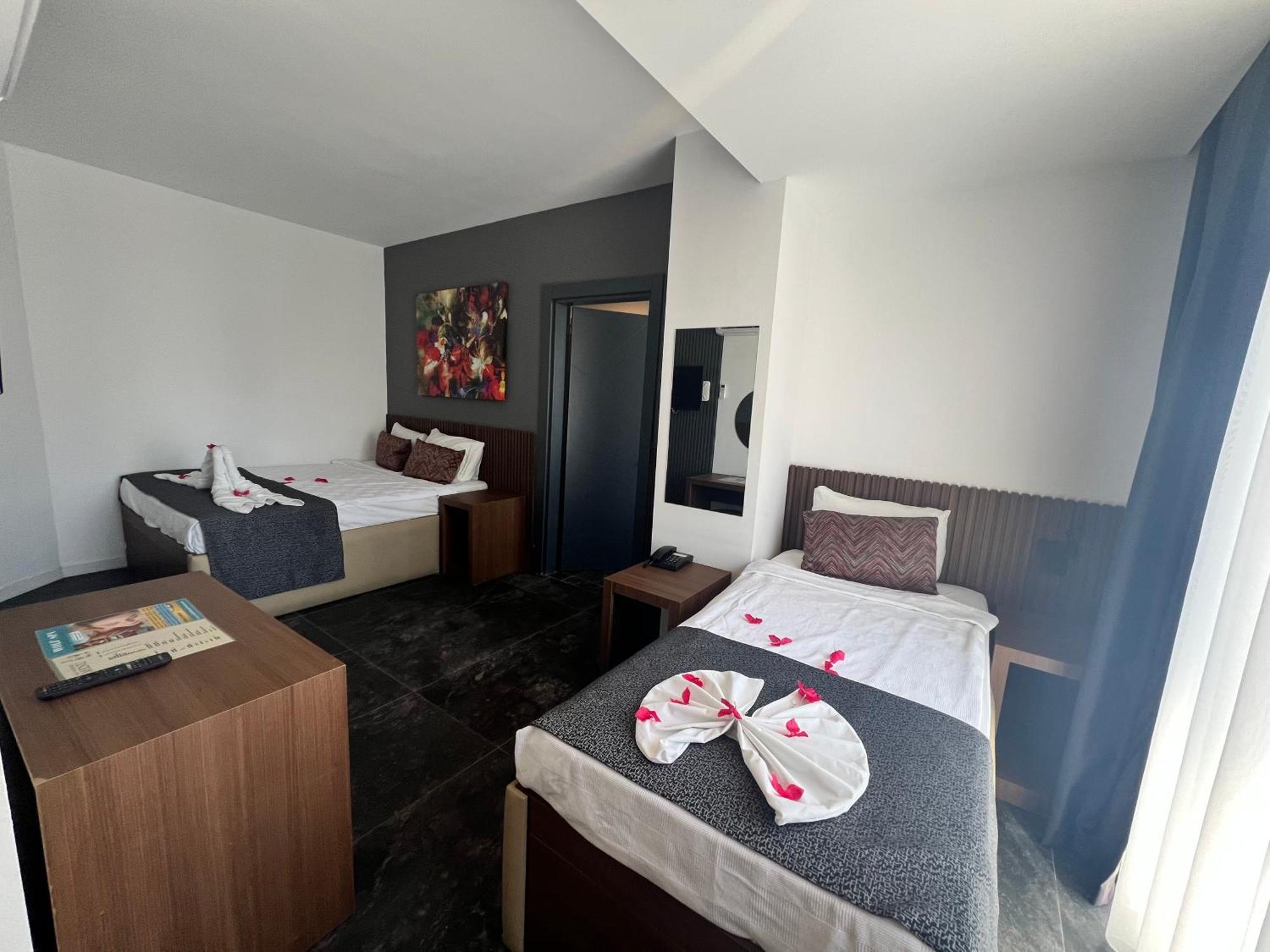 Wolf Of The City Hotel & Spa อันตัลยา ภายนอก รูปภาพ