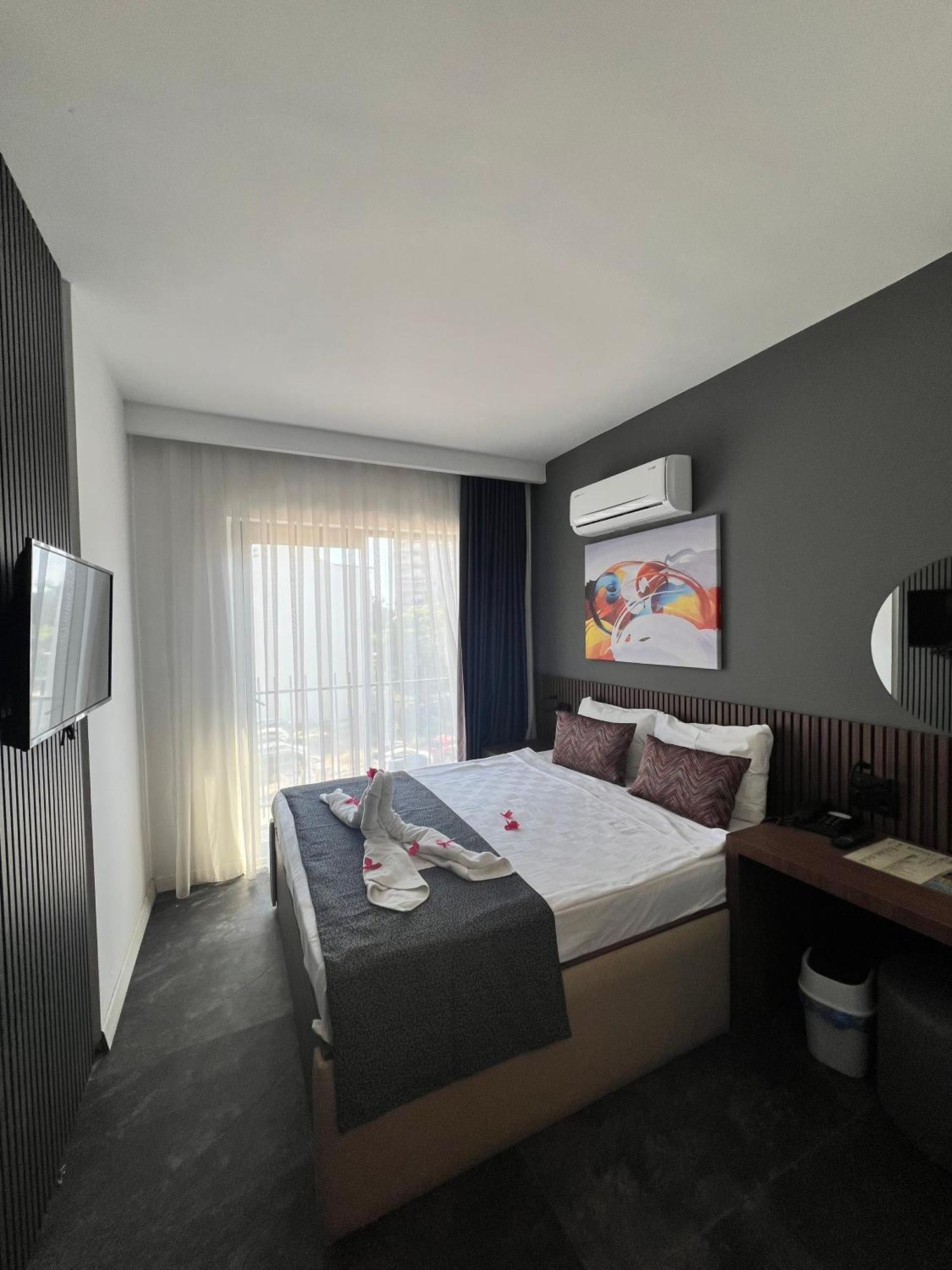Wolf Of The City Hotel & Spa อันตัลยา ภายนอก รูปภาพ