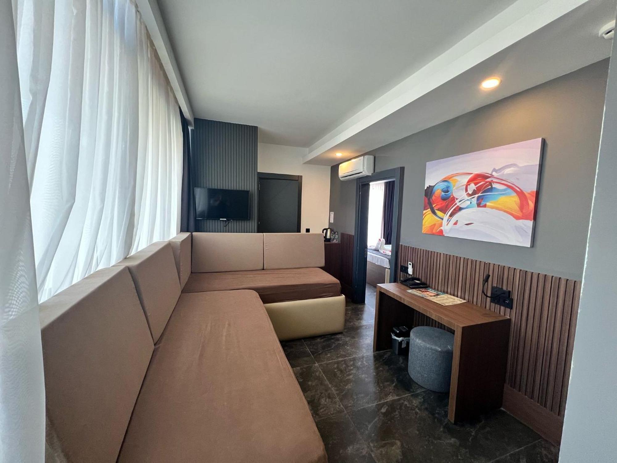 Wolf Of The City Hotel & Spa อันตัลยา ภายนอก รูปภาพ